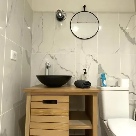 Bricka - 200m To The Beach, Parking, Clim, Terrace Antibes