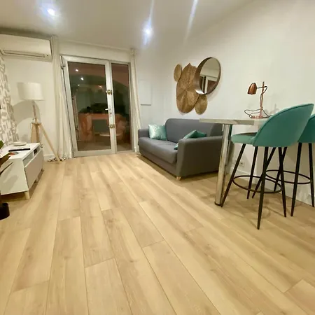 Bricka - 200m To The Beach, Parking, Clim, Terrace Апартаменты