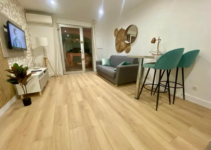 Bricka - 200m To The Beach, Parking, Clim, Terrace Apartment